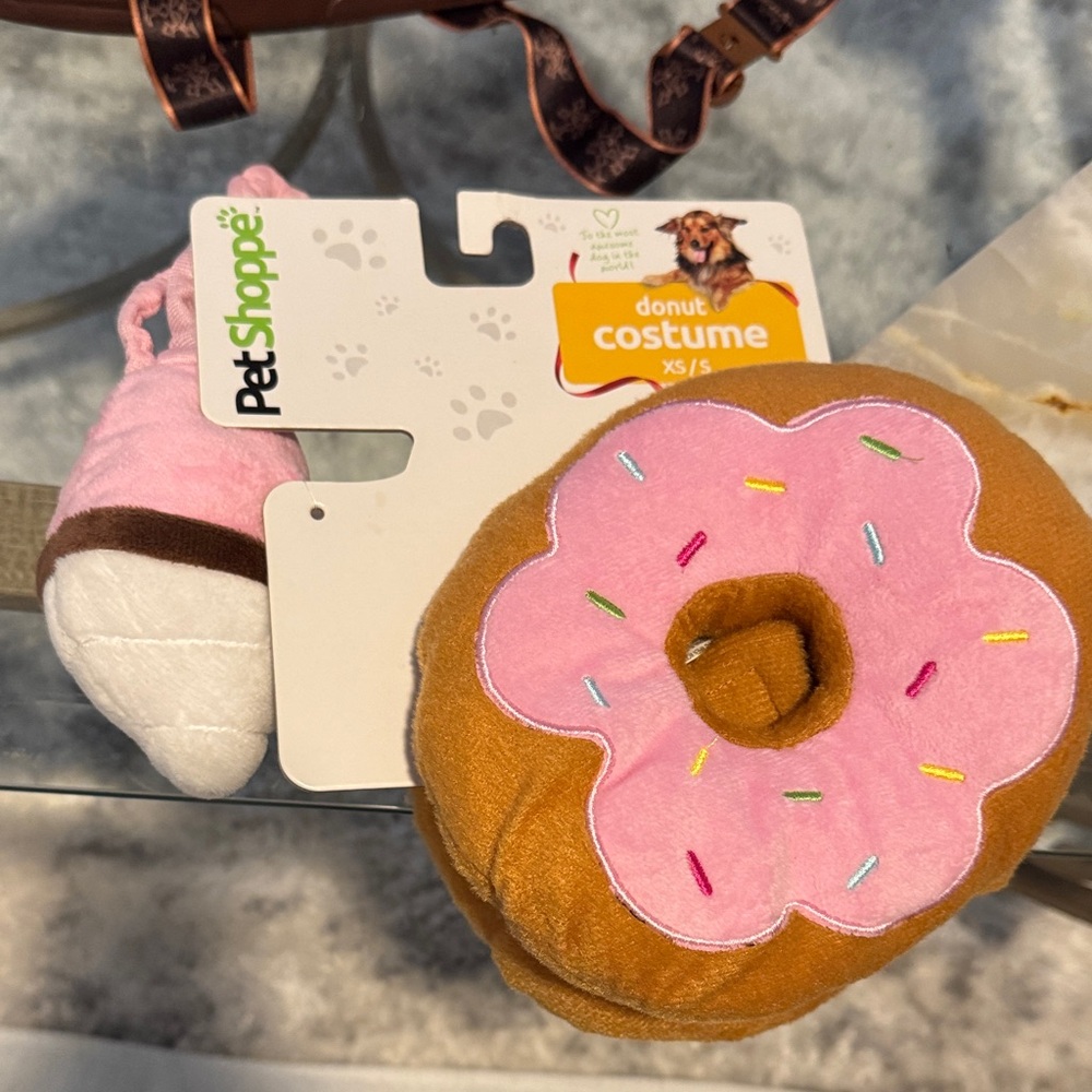Dog Halloween costume Size XS/Small 2 Donuts Coffee Cup head piece w/ Chin Strap